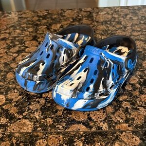 Boys tie-dye Skechers in Blue and Black